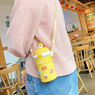 Homee.cok (Tặng charm) Bình Nước Thủy Tinh Bọc Nhựa – An Toàn, Có Dây Đeo, Nắp Gấu Không Rò Rỉ