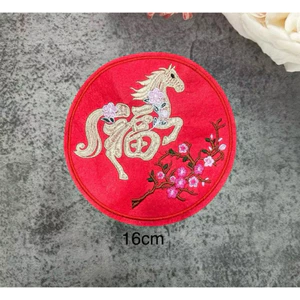 patch vải ủi nhiệt thêu hình tròn ngựa gắn áo dài