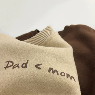 Áo nỉ đôi mẹ và bé Batala Kids, áo nỉ cho bé trai bé gái trần bông dày dặn Hoodie trẻ em hàn quốc in chữ Dad&Mom 2024