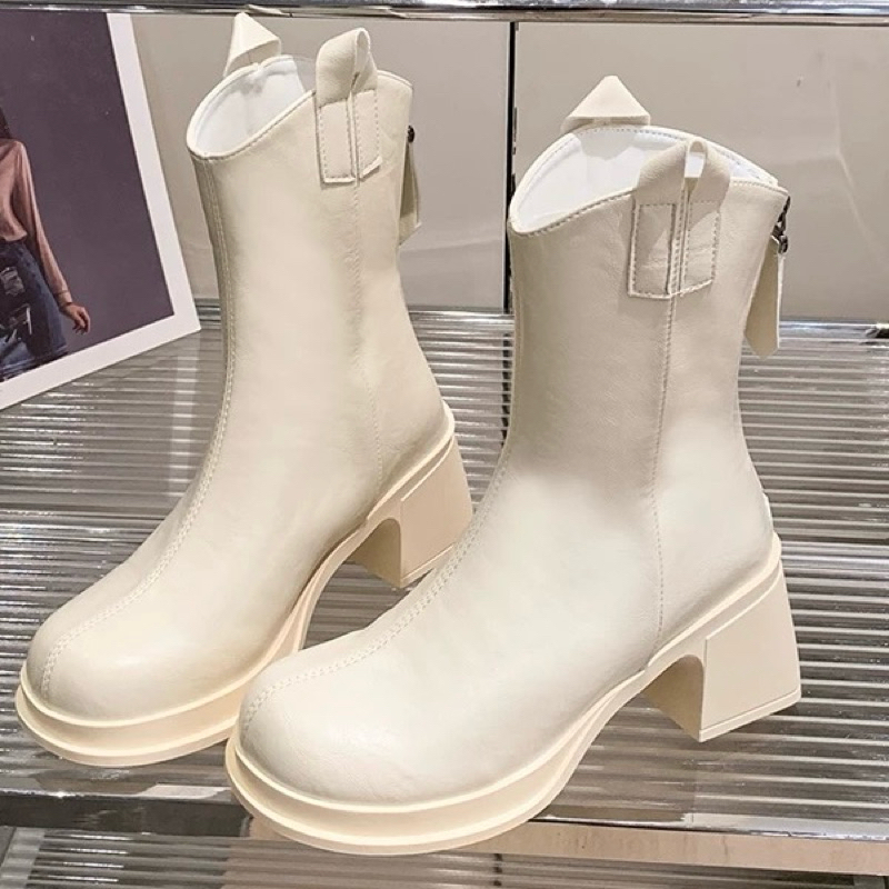 Giày nữ; giày bốt nữ cổ V đế cao 6cm chất da mềm êm chân; kiểu dáng  sang chảnh