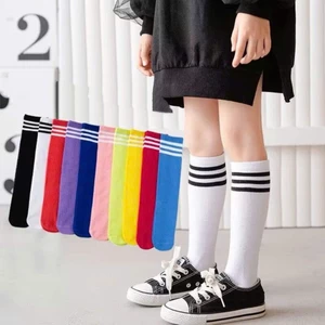 Vớ Tất trẻ em siêu cao cổ kẻ 3 thanh phong cách trẻ trung, năng động.