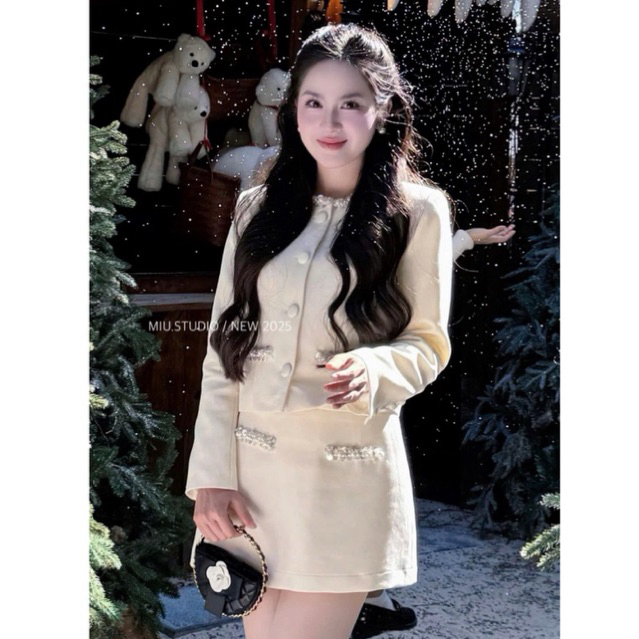 MIU.STUDIO •”Nope Set” Set dạ tweed dài tay phối viền ngọc đính khuy cài kèm chân váy A ngắn xoè , thời trang nữ cao cấp