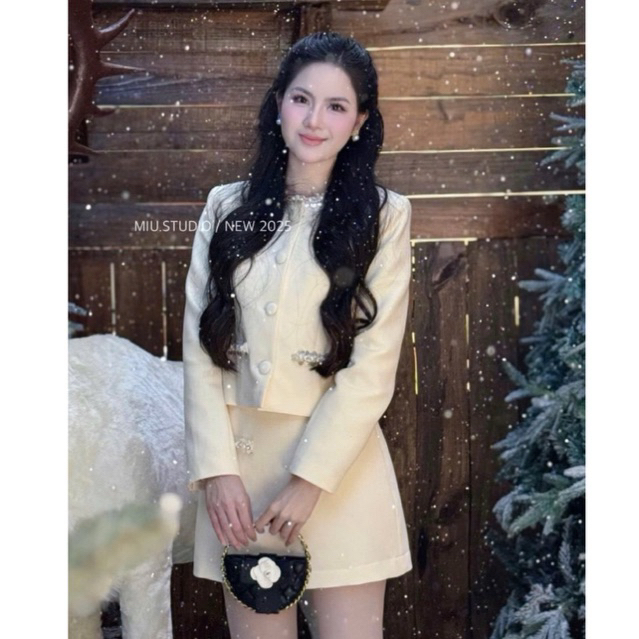 MIU.STUDIO •”Nope Set” Set dạ tweed dài tay phối viền ngọc đính khuy cài kèm chân váy A ngắn xoè , thời trang nữ cao cấp