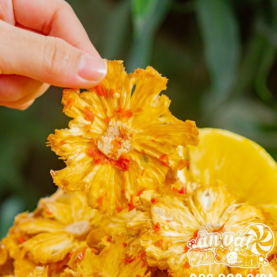 Thơm sấy khô muối ớt Hũ 300gr - Ít Ngọt Siêu Ngon - Ăn Vặt Su Xoắn