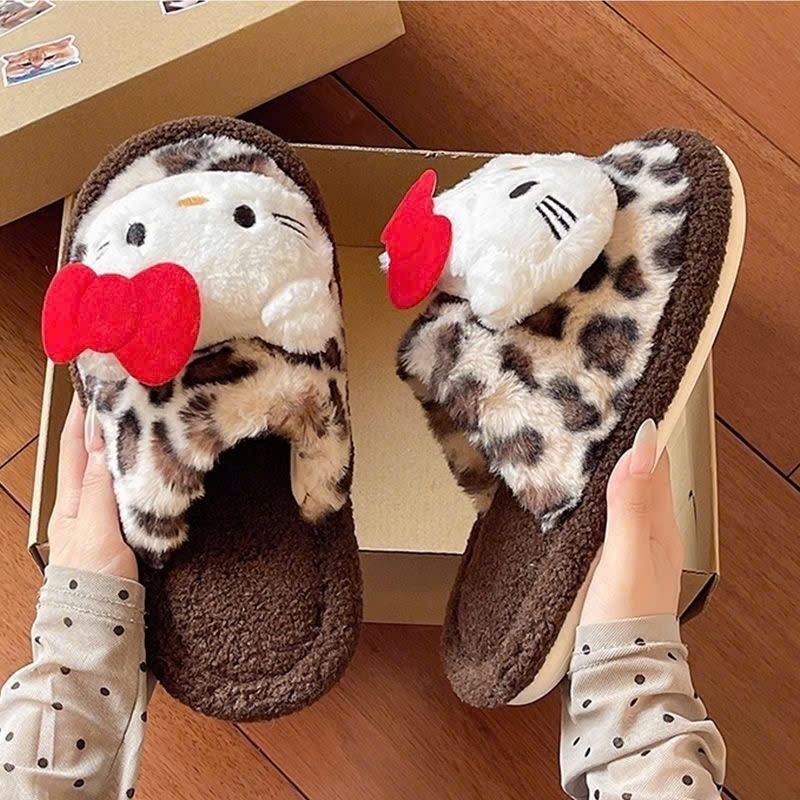 ⭐ Dép bông Hello Kitty họa tiết da báo siêu dễ thương lông xù mềm, êm chân giữ ấm