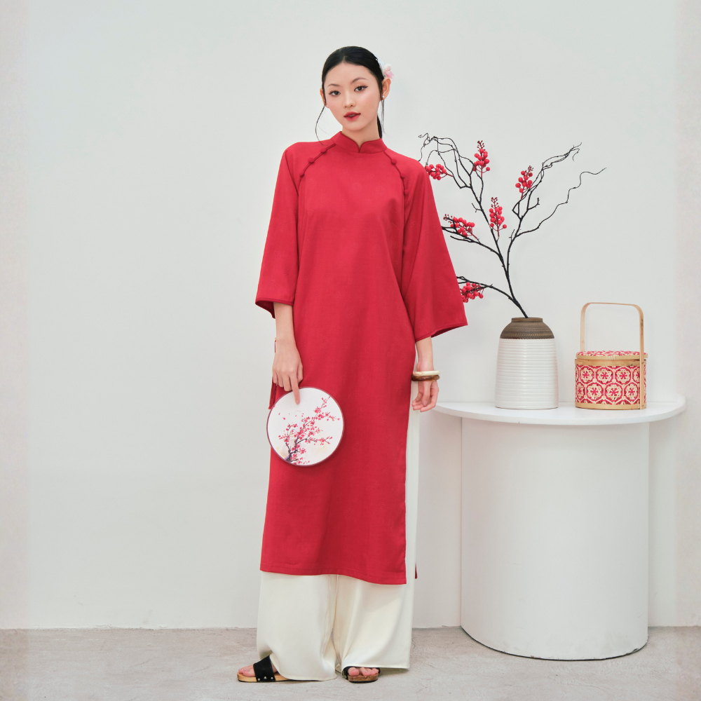 Áo Dài Cách Tân Nữ Yến Xuân Miều Est.2013 Tay Phồng Lỡ Cổ Tàu Dáng Suông Vải Lụa Đỏ Trơn Mặc Lễ