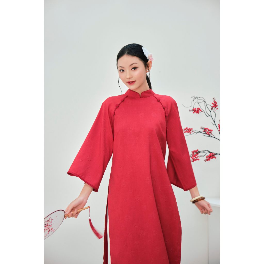 Áo Dài Cách Tân Nữ Yến Xuân Miều Est.2013 Tay Phồng Lỡ Cổ Tàu Dáng Suông Vải Lụa Đỏ Trơn Mặc Lễ