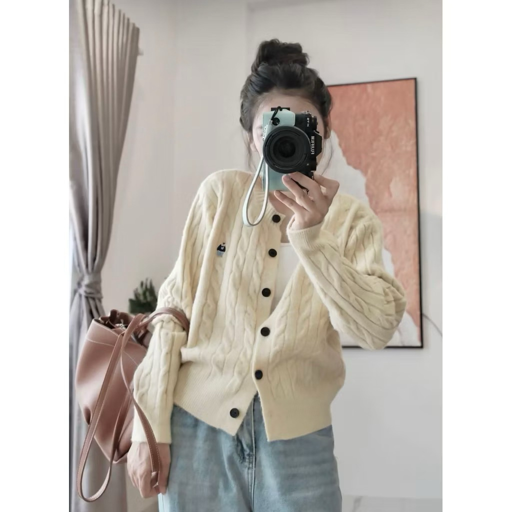 Áo len cdg vặn thừng thêu gấu hàng QC A030