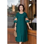 M COLLECTION | Váy Đầm Suông Nữ Trung Niên Tặng Mẹ Tơ 2 Lớp Xẻ Tà Cài Nút Bọc Tay Lỡ Thêu Hoa D12779 — ảnh 5