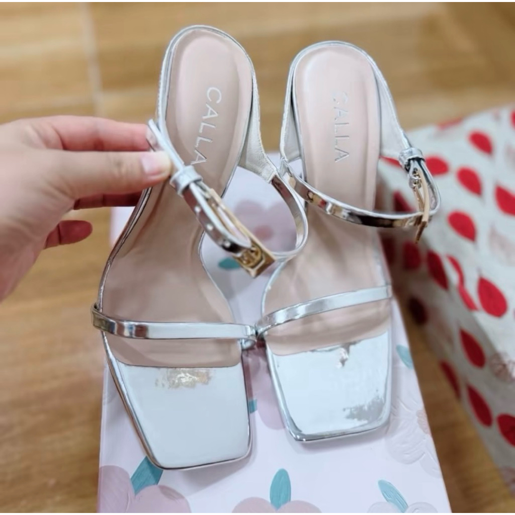 SANDAL MÀU BẠC KHOÁ DÀI 5CM