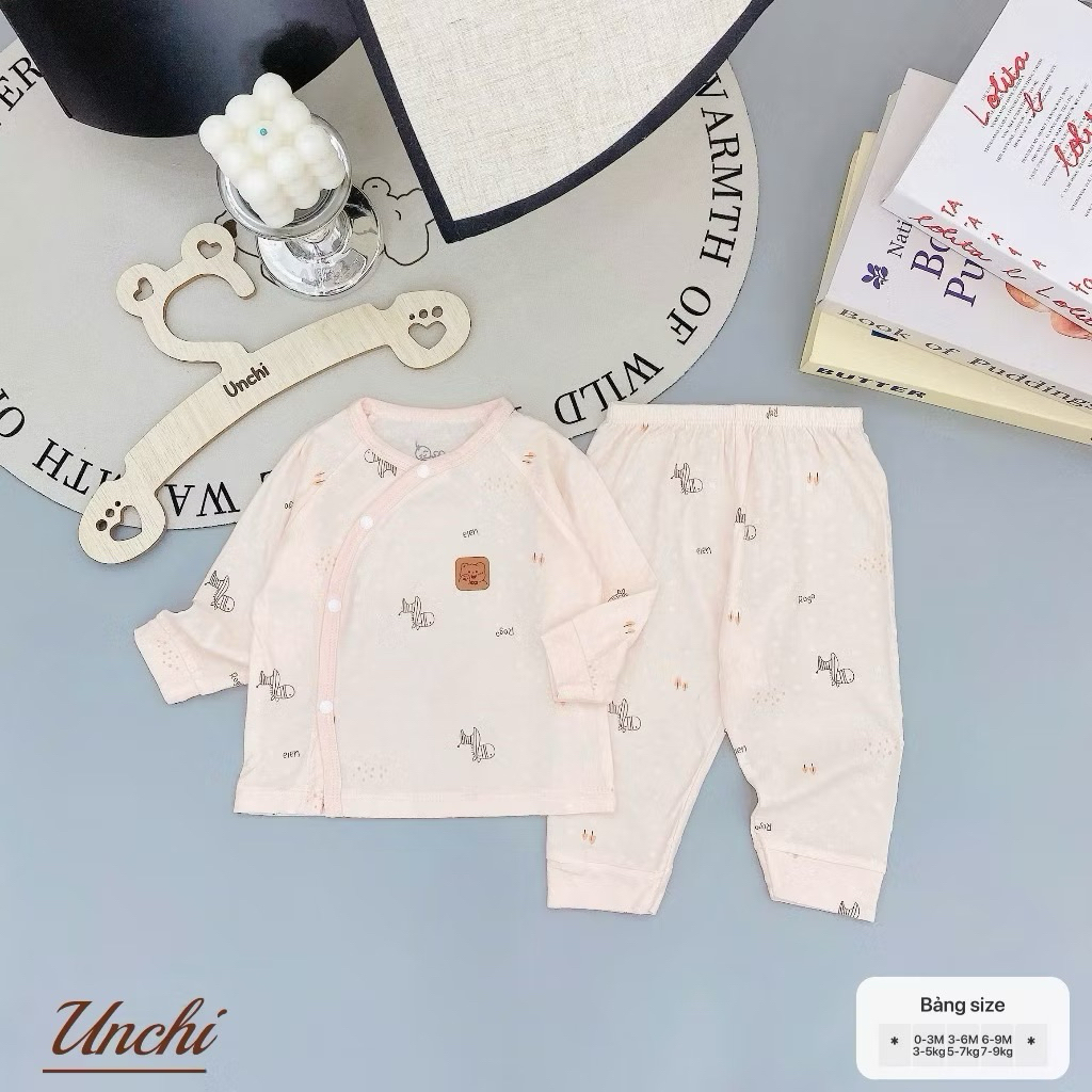 (UCDT 01) Bộ Sơ Sinh Dài Tay Unchi Họa Tiêt Vải Petit Vân Nổi Mềm Mỏng Thoáng Mát Cho Bé Từ 3-8kg (Form nhỏ)