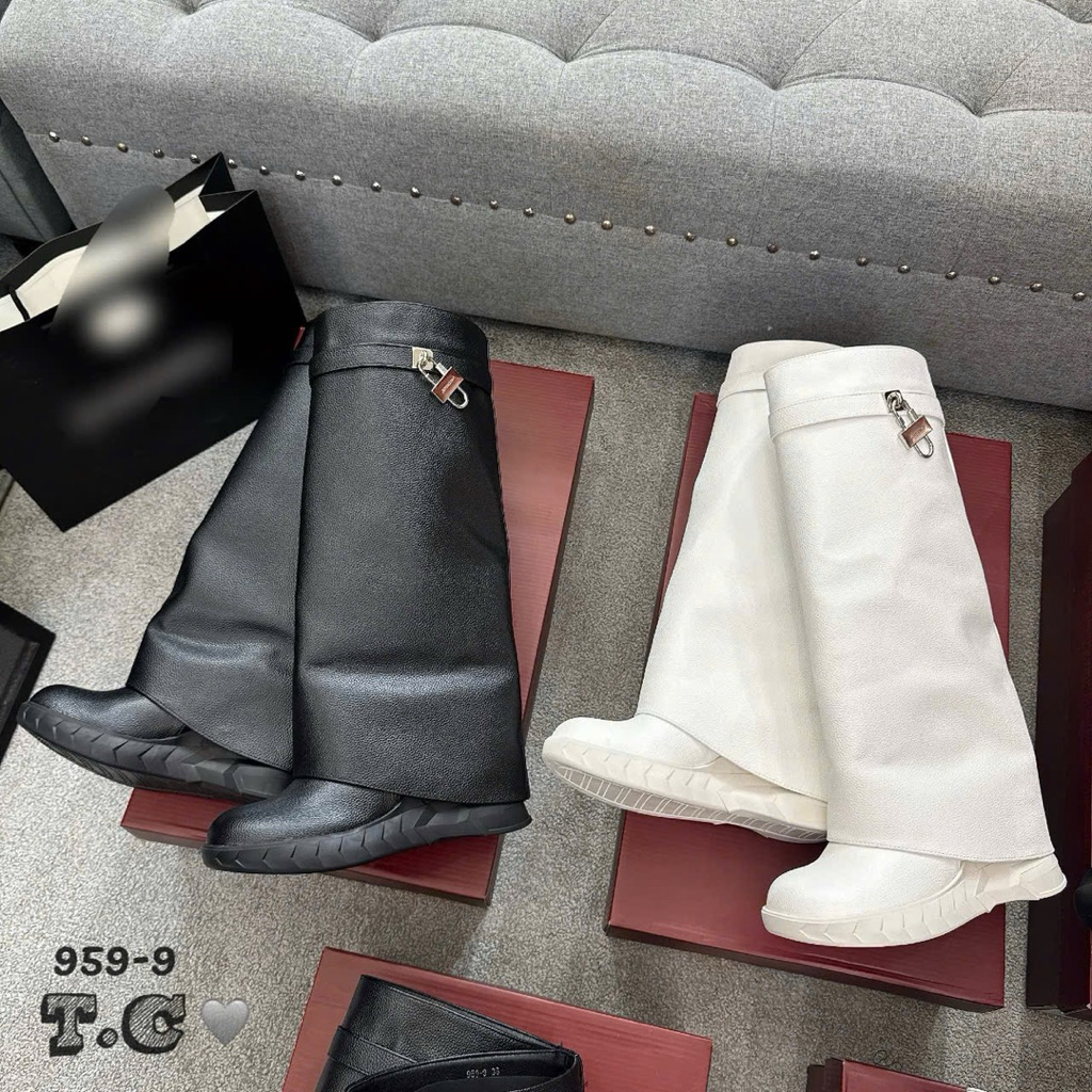 💗💗 Boot quần Bouvutin dáng đế mới