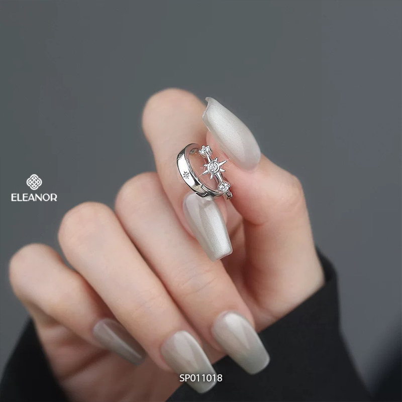 Bông tai nữ chuôi bạc 925 Eleanor Accessories mặt trời đính đá phụ kiện trang sức khuyên tai 11018