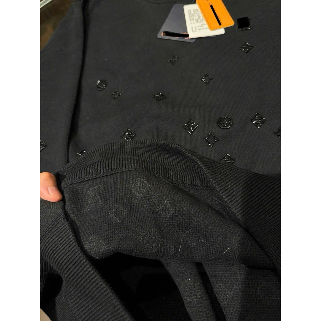 ⚡️[Hight Quality] Áo Len Cổ Tròn Nam Nữ \/ Đính Lấp Lánh Sweater Nam Nữ - Điểm Nhấn Chữ Quanh Áo Cao Cấp Loại 1