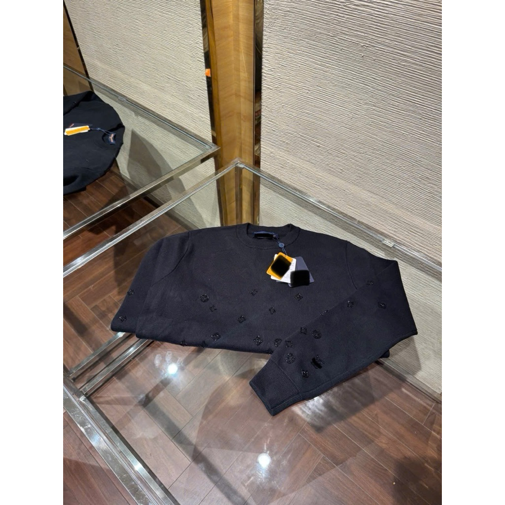 ⚡️[Hight Quality] Áo Len Cổ Tròn Nam Nữ \/ Đính Lấp Lánh Sweater Nam Nữ - Điểm Nhấn Chữ Quanh Áo Cao Cấp Loại 1