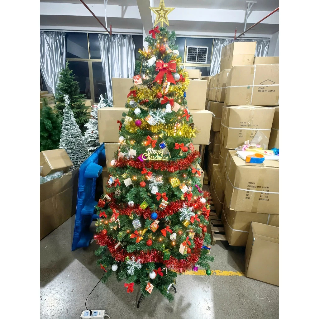 Cây Thông Noel Trang Trí Noel 1M8, 2M1, 2M4 - Cây Thông Lá Xanh Tán Dày Tặng Phụ Kiện Siêu Đẹp 991