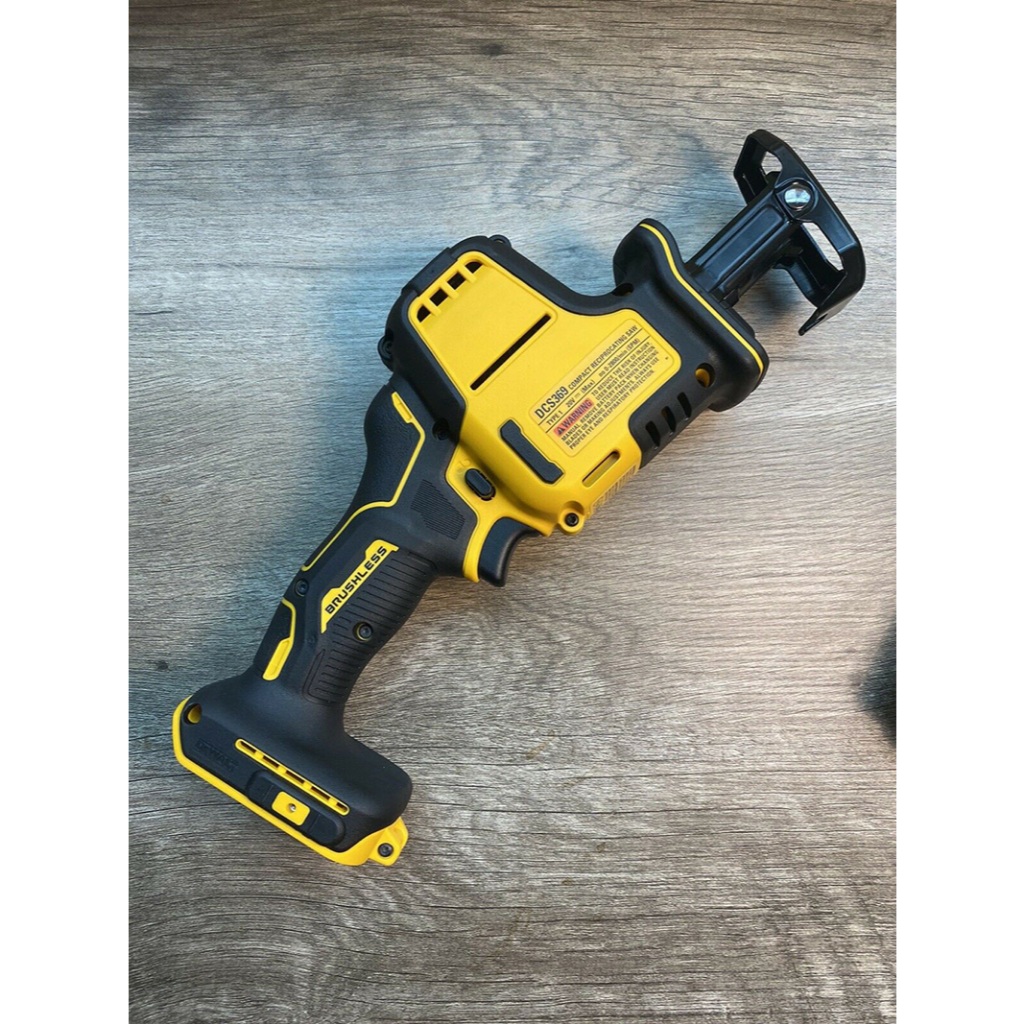 Máy cưa kiếm dùng pin Dewalt 20v DCS369B