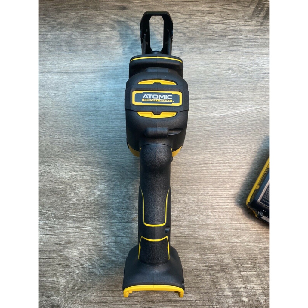 Máy cưa kiếm dùng pin Dewalt 20v DCS369B