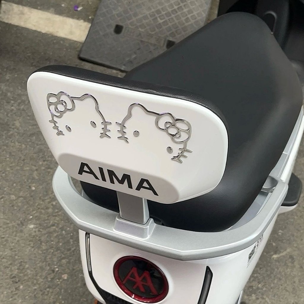 nhãn dán Hello Kitty 3D cho máy tính, tai nghe, xe điện, ô tô