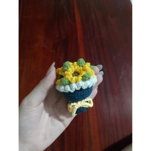 Móc khóa len bó hoa hồng,hoa hướng dương mini