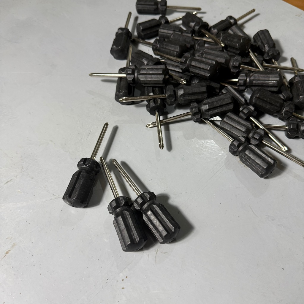 Tua Vít 4 Cạnh Mini Cán Nhựa Chống Trượt-Dụng cụ lắp ráp đồ nội thất siêu chắc quà tặng kèm