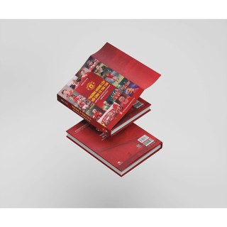 Sách - Phượng Hoàng Lửa Hồi Sinh Từ Tro Tàn - Cuốn sách toàn diện nhất về lịch sử Man Utd