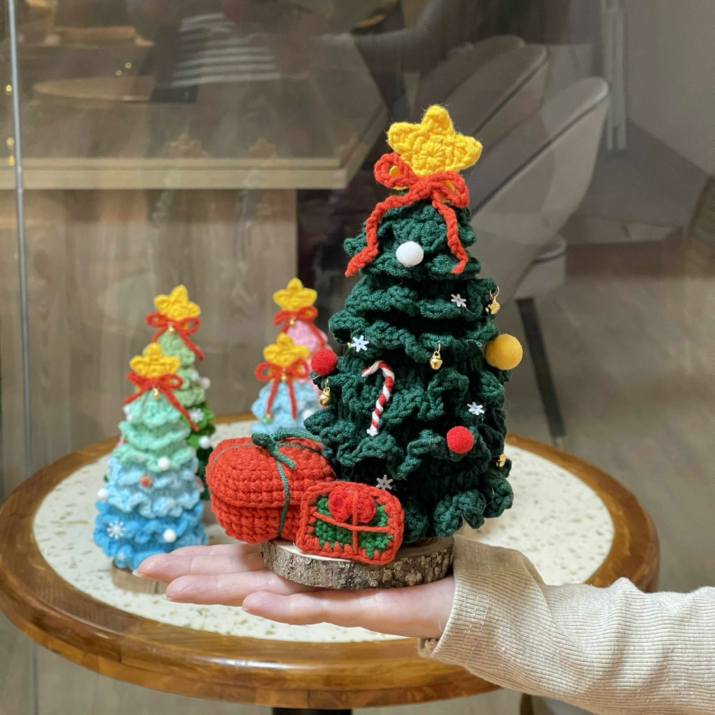 Cây Thông Len Handmade Đế Gỗ Nhiều Màu Sắc Quà Tặng Noel Giáng Sinh Dễ Thương Made by Haste
