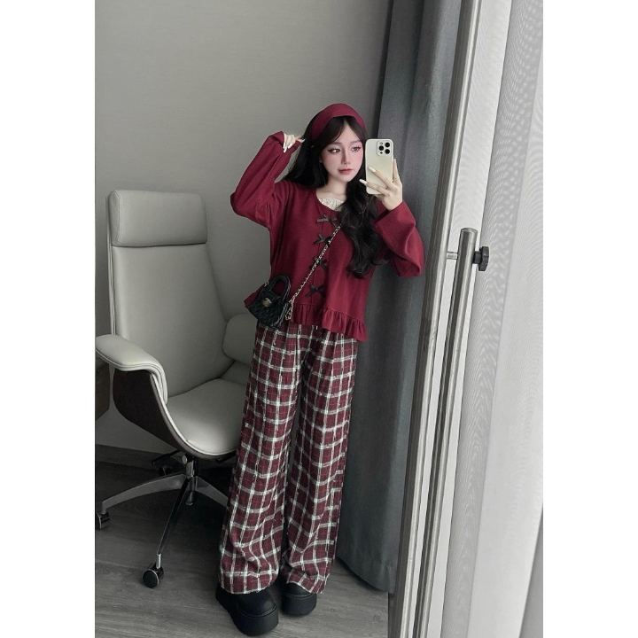 Set đồ nữ, đồ bộ nữ DONNA HCOM3543 áo kiểu nữ đính nơ viền bèo mix quần suông kẻ caro