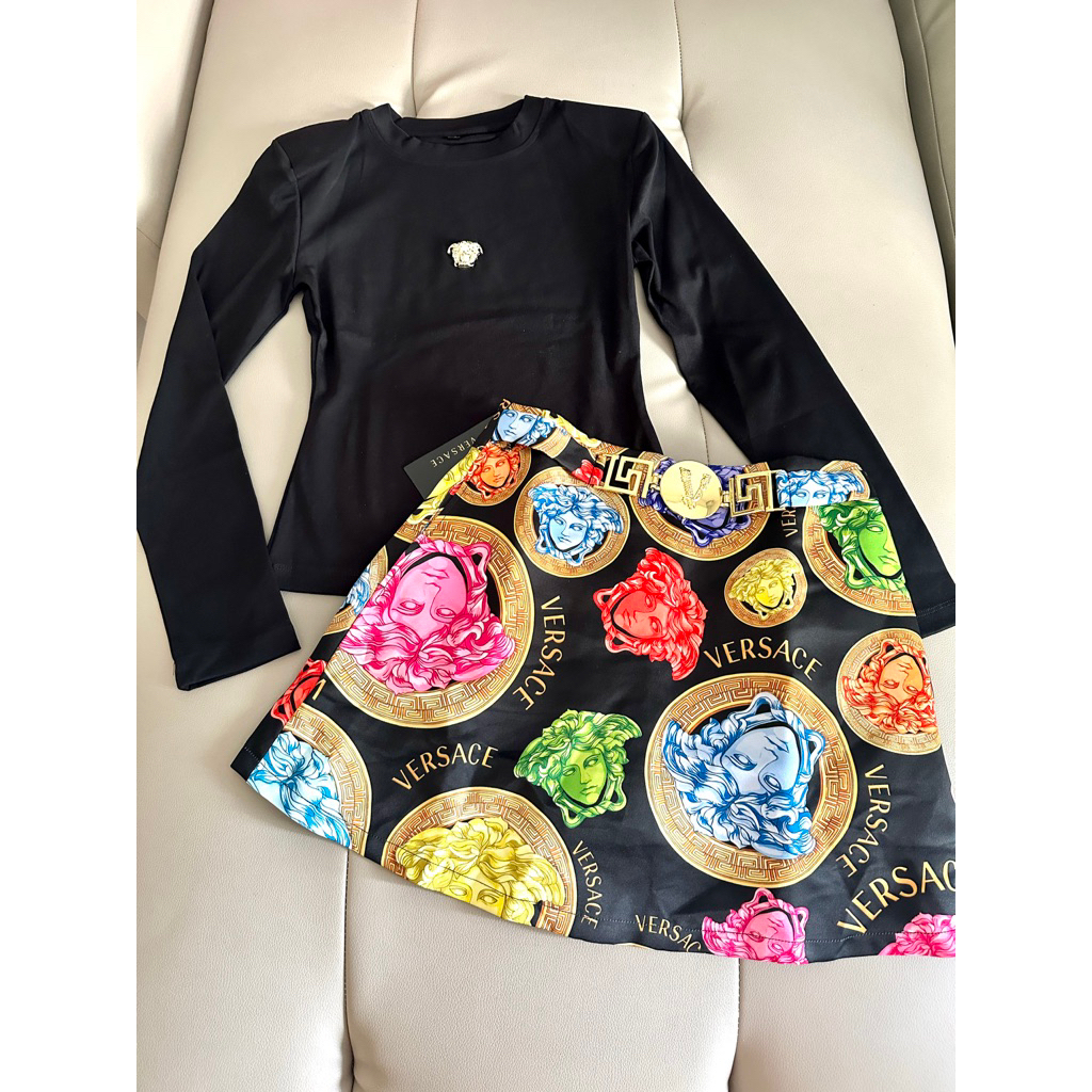 Set công sở áo sơ mi hoạ tiết và váy quần nút