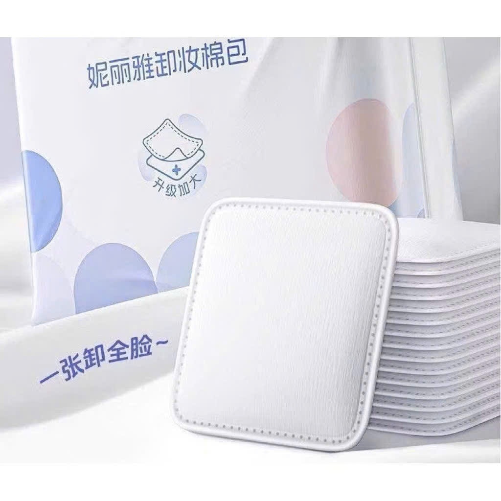 Bông Tẩy Trang Dạng Vuông 120 miếng – Miếng Cotton Rửa Mặt Mềm Mịn, Hút Nước Tốt, Không Xơ Lông – Túi Dây Rút Tiện Dụng