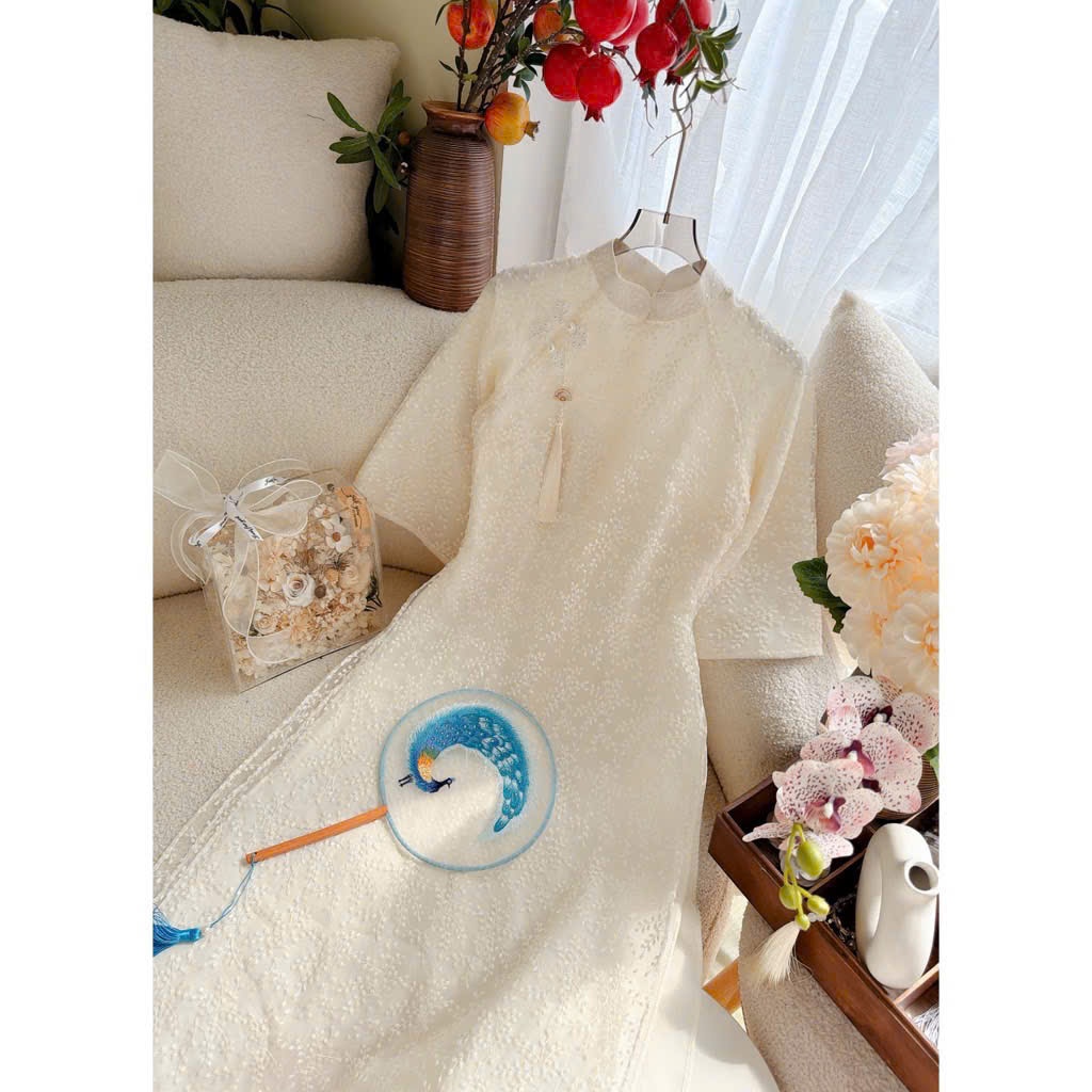 LASY Thời Trang Nữ | Áo Dài Ren Thêu Nổi Tay Lửng Ống Loe Kèm Quần Trắng - Mặc Tết Xinh AD1537