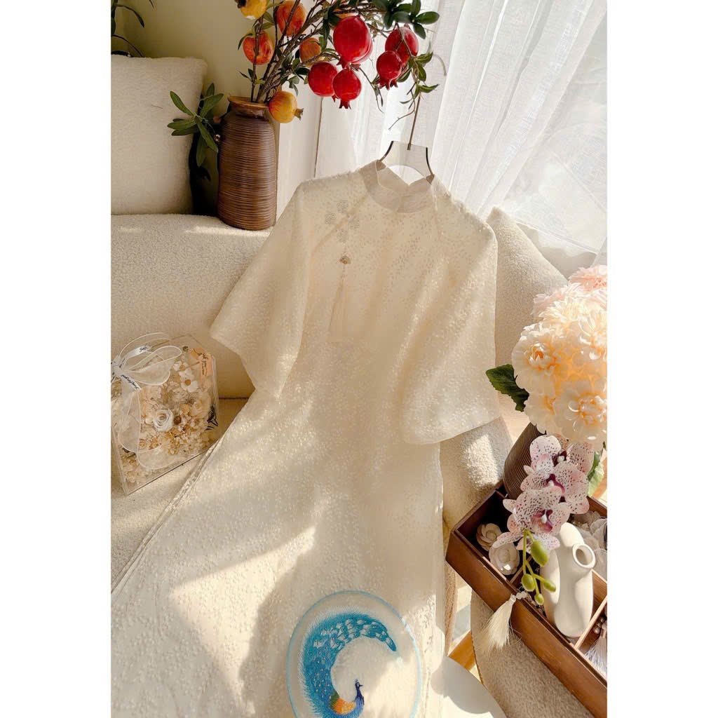LASY Thời Trang Nữ | Áo Dài Ren Thêu Nổi Tay Lửng Ống Loe Kèm Quần Trắng - Mặc Tết Xinh AD1537