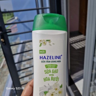Sữa tắm Hazeline gạo hoa Bưởi chai 350g
