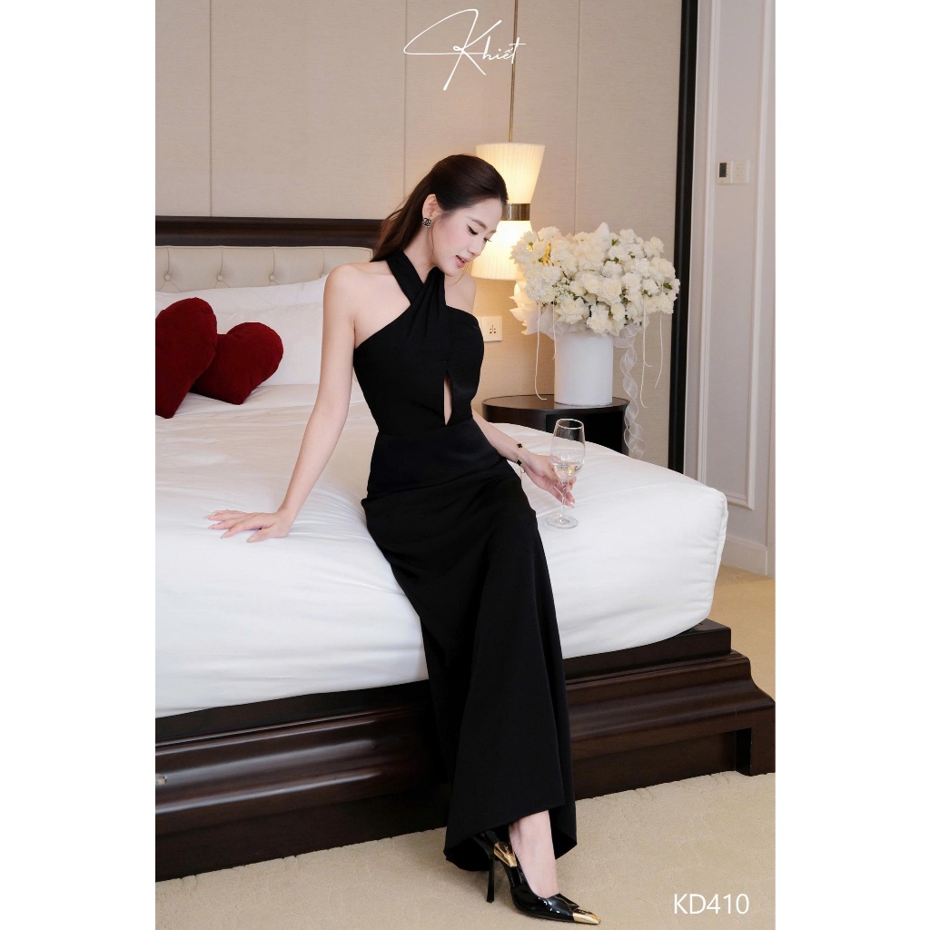 Đầm tiệc Khiết form dài tone đen sang trọng, thiết kế cổ yếm cut-out giọt nước quyến rũ KD410 KD410A