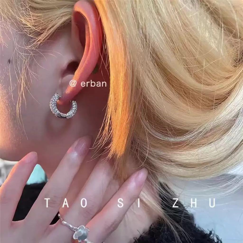 Bông Tai Vàng Đính Đá 18k Kẹp Tròn Đơn Giản HELY Sang Chảnh Phiên Bản Siêu Nét