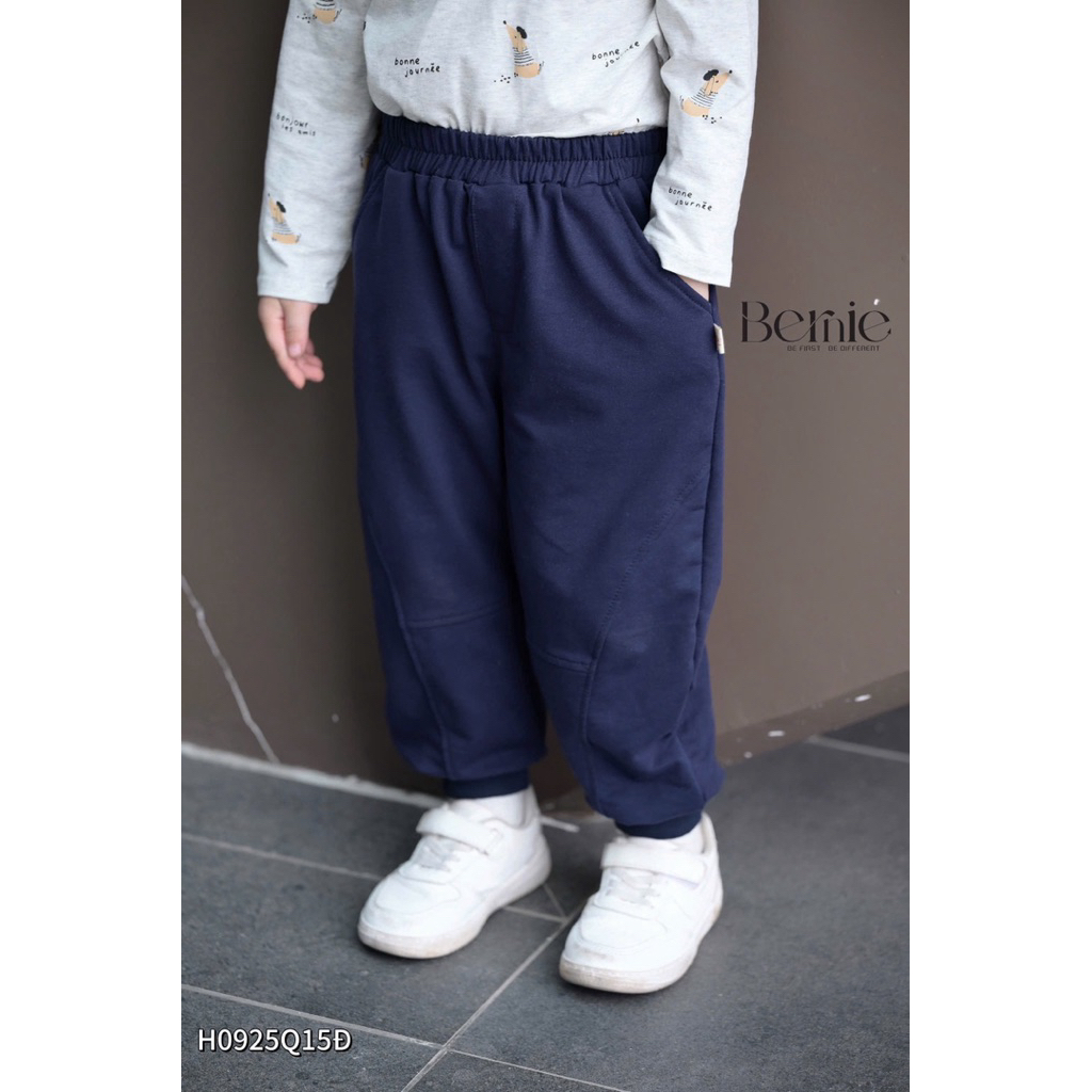 Quần dài nỉ da cá Bernie thiết kế thêu chữ YOO sắc nét kiểu dáng năng động cho bé 9-24kg