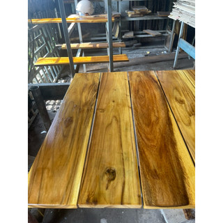 Gỗ Me Tây 25 x 200cm (Dày 3.4cm) - Sơn 1 mặt