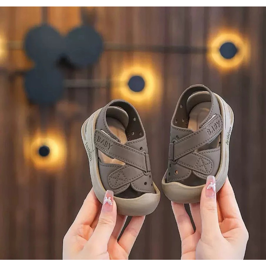 Giày sandal quai chéo thời trang bảo vệ mũi chân cho bé trai mềm êm chân ôm chân