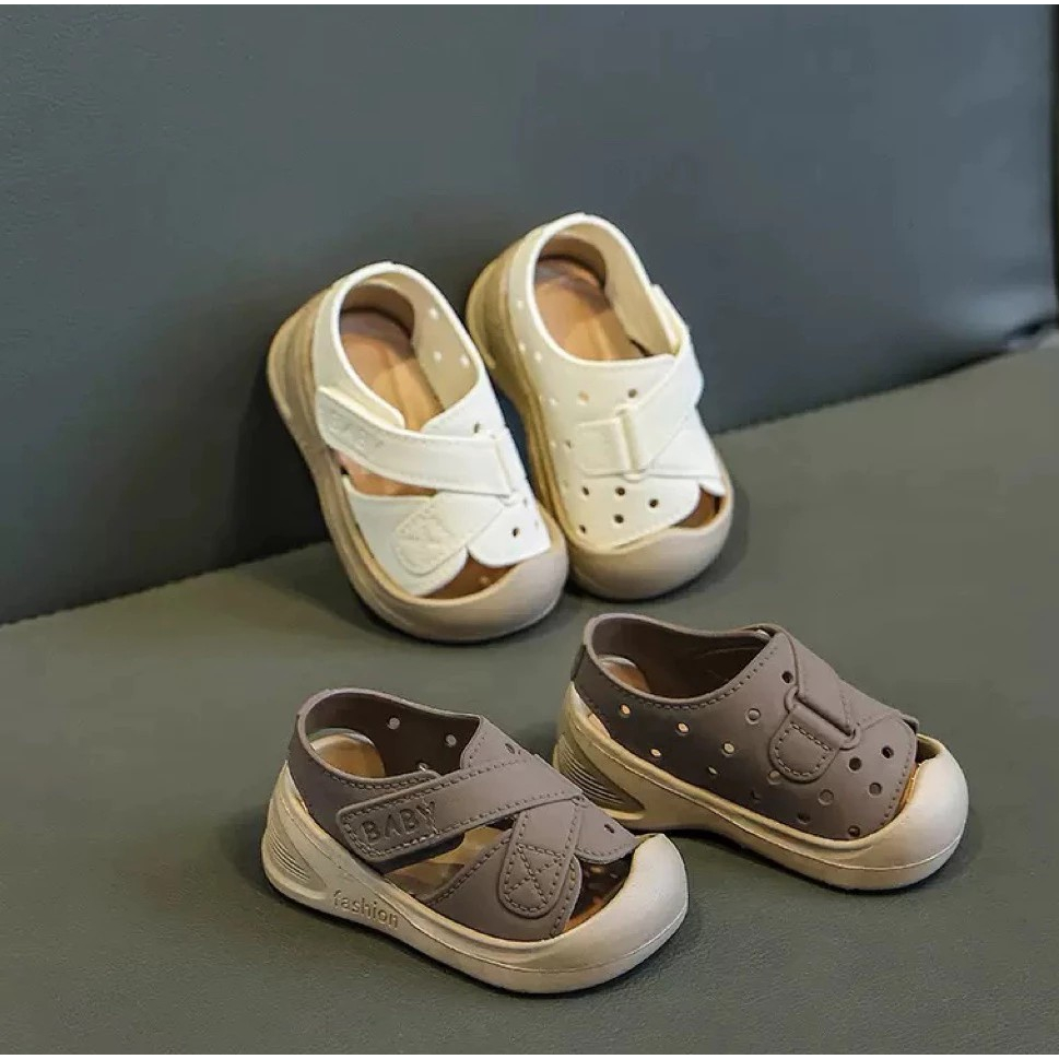 Giày sandal quai chéo thời trang bảo vệ mũi chân cho bé trai mềm êm chân ôm chân
