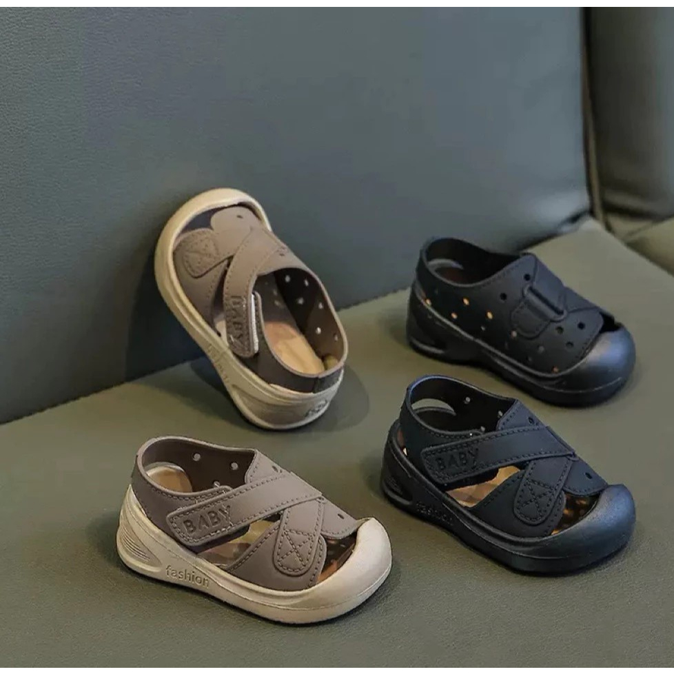 Giày sandal quai chéo thời trang bảo vệ mũi chân cho bé trai mềm êm chân ôm chân