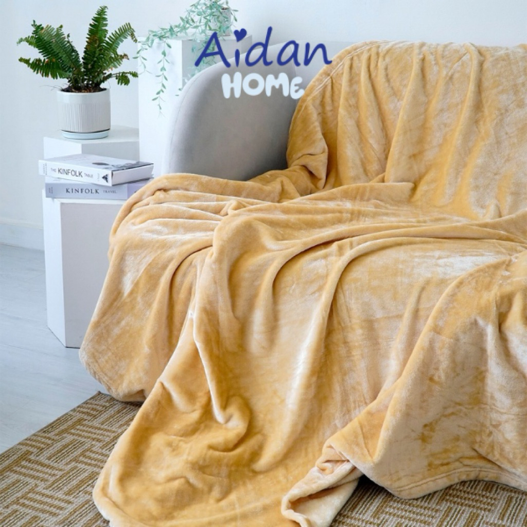 Chăn tuyết nhung 1 lớp người lớn Eiffel màu vàng nhạt size 1m8 x 2m