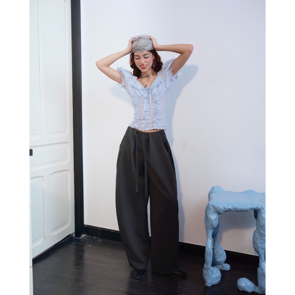 Vera Top - Remmus | Áo tơ cúp ngực V smocking ôm lưng tôn dáng mềm mại