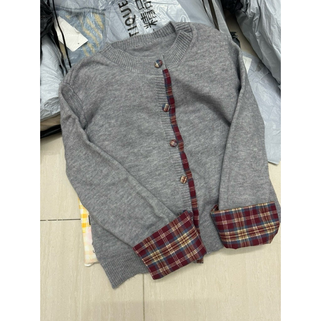 Áo Len Phối Kẻ Cổ Tròn Nữ Thu Đông, Chất Len Mềm Mịn, 2 Màu Xám/Đỏ Đô – Size S→XL