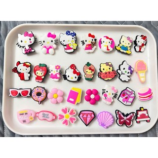 Set charm gắn dép: Hello Kitty 30 món siêu đáng yêu, siêu ngộ nghĩnh