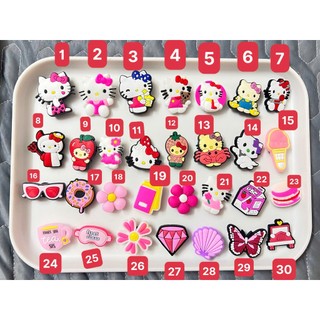 Set charm gắn dép: Hello Kitty 30 món siêu đáng yêu, siêu ngộ nghĩnh