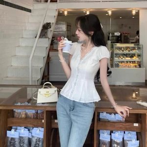 Áo sơ mi cổ V viền ren tay phồng dáng xoè chiết eo thanhhuyenclothings . áo sơ mi kiểu đơn giản phong cách hàn quốc