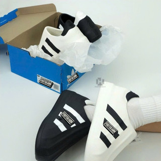 Sneaker trắng