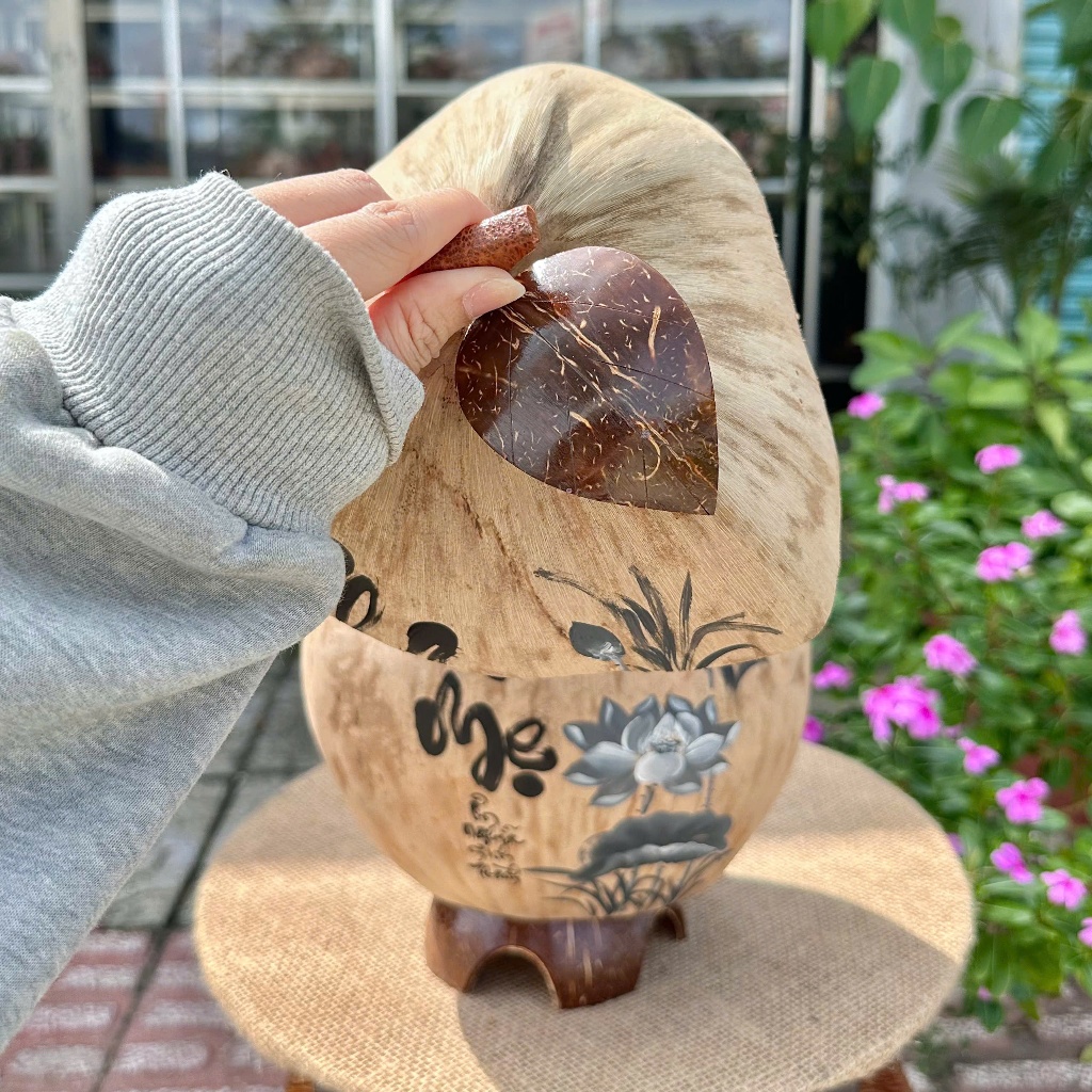 [ SIZE 800ML - 1000ML ] Bình Ủ Trái Dừa Vẽ Thư Pháp Mẫu CHA MẸ THÔ XÁM Giữ Nhiệt Ấm Trà Cao Cấp, Trang Trí Bàn Trà Sang