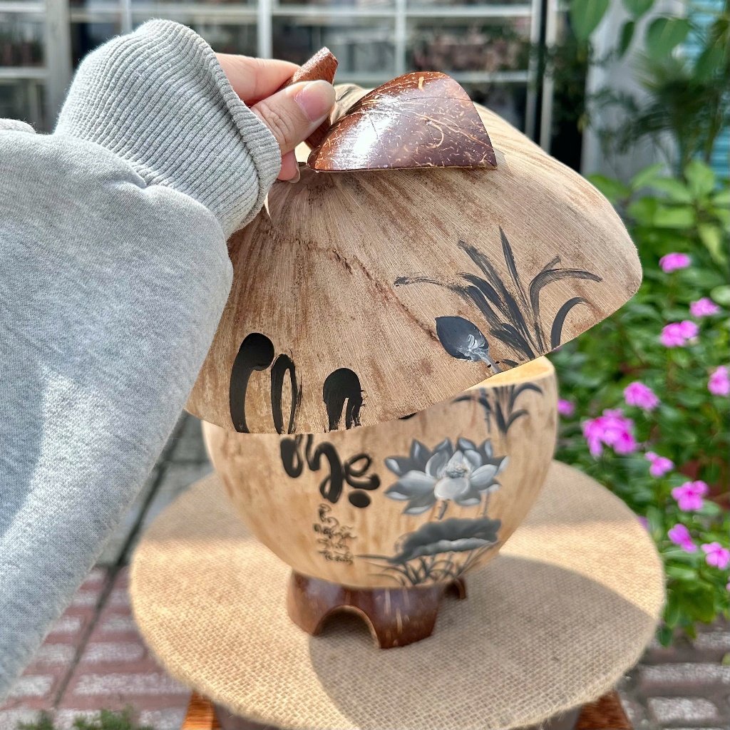 [ SIZE 800ML - 1000ML ] Bình Ủ Trái Dừa Vẽ Thư Pháp Mẫu CHA MẸ THÔ XÁM Giữ Nhiệt Ấm Trà Cao Cấp, Trang Trí Bàn Trà Sang