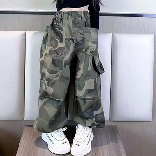 Quần dài ống rộng kiểu Hàn cho bé gái: Vải mềm mại thoáng khí, kiểu dáng thời trang, bé thoải mái vận động cả ngày.